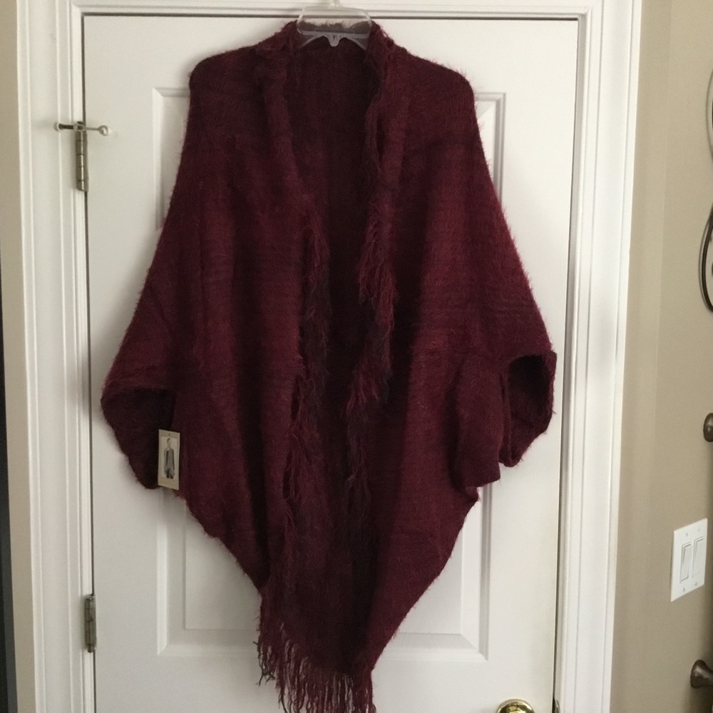 NWT DO EVERYTHING IN LOVE burgundy fringe Convertible wrap vest cardigan OS